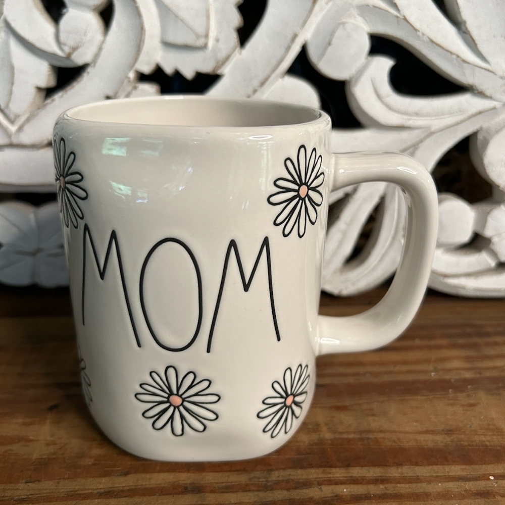 Rae Dunn, Daisy &mom mug!